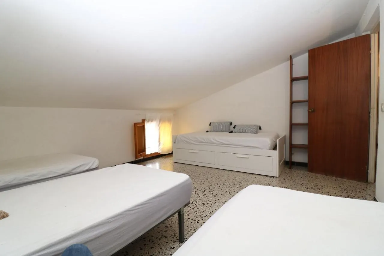 Prázdninový dům Peni 168A - Belle Maison Avec Piscine Empuriabrava