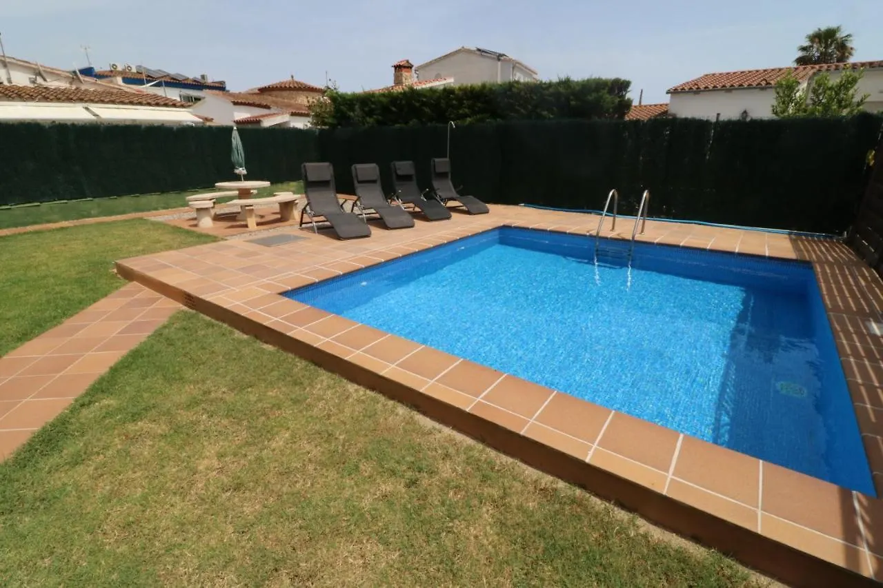 Peni 168A - Belle Maison Avec Piscine Empuriabrava Spain