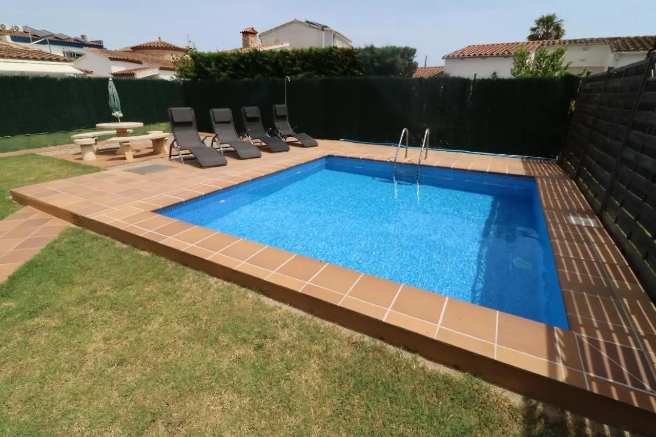 Peni 168A - Belle Maison Avec Piscine Empuriabrava 0*,  Spain