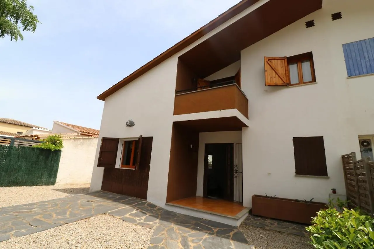 Prázdninový dům Peni 168A - Belle Maison Avec Piscine Empuriabrava
