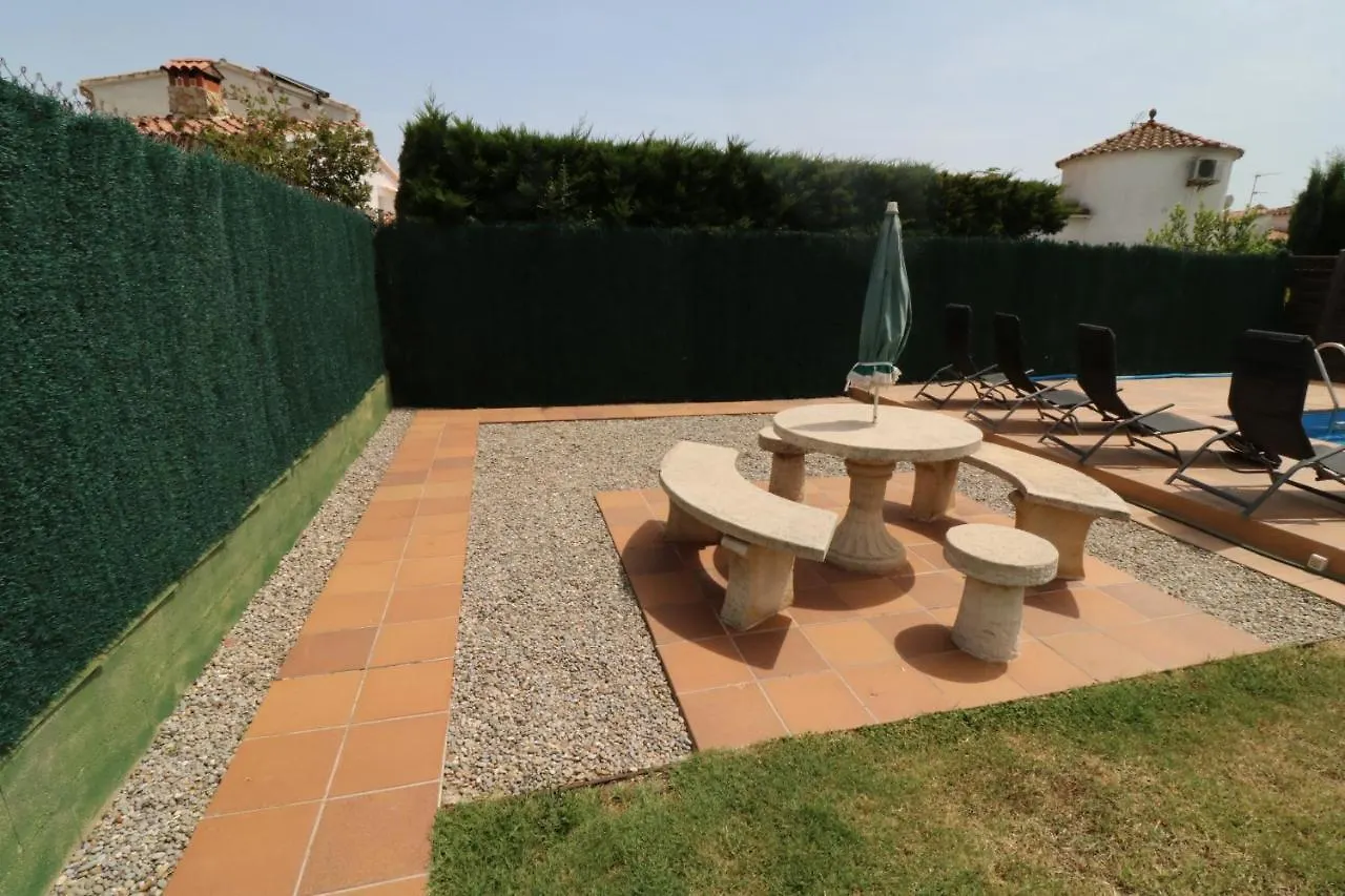 Peni 168A - Belle Maison Avec Piscine Empuriabrava Holiday home