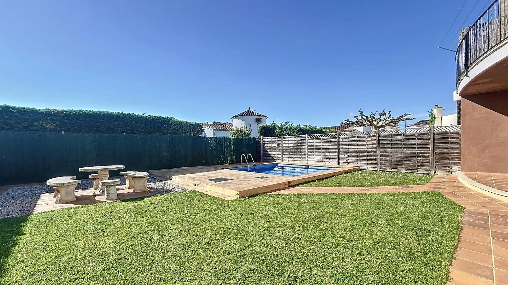 Holiday home Peni 168A - Belle Maison Avec Piscine Empuriabrava